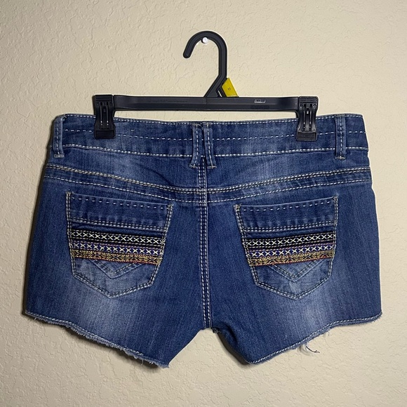 SOLD. 
Y2K Mossimo Supply Co Fit 6 Denim Booty Shorts Size 11 - Picture 2 of 3